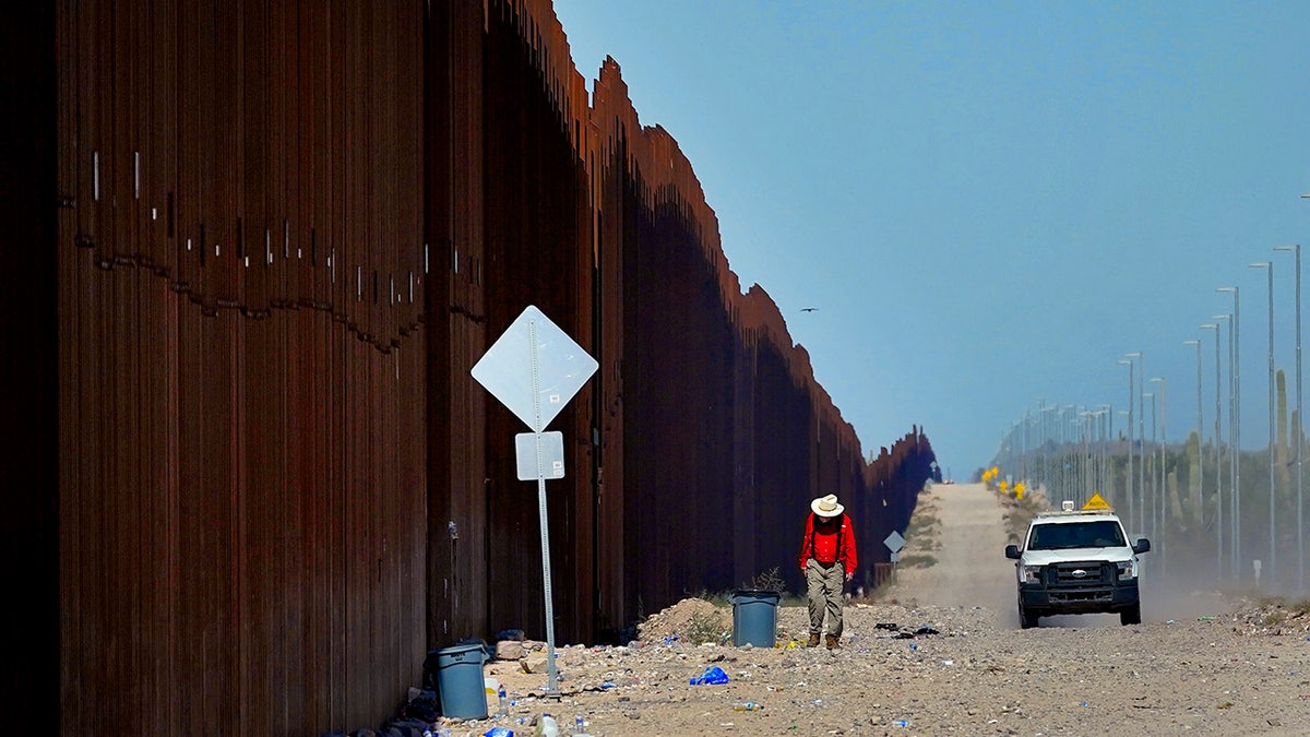 Grenzmauer in der Nähe von Lukeville, Arizona