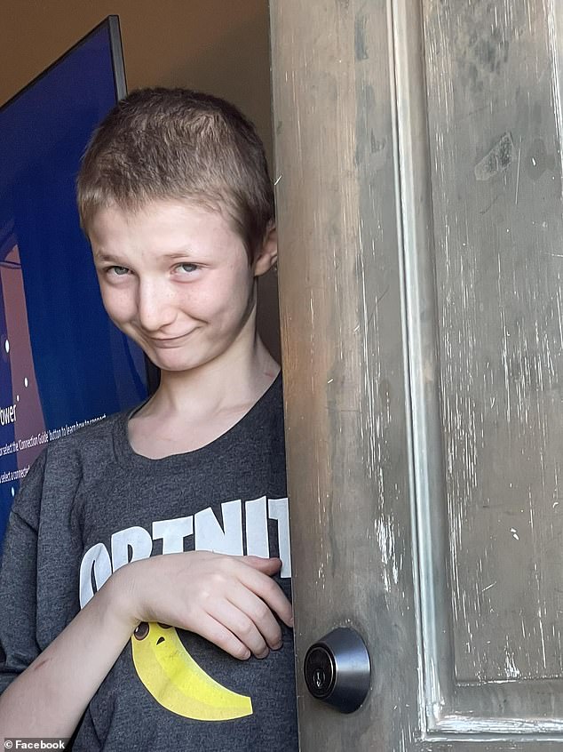 Will, der oben an seinem 14. Geburtstag im Oktober abgebildet ist, wurde inzwischen entlassen – aber die Ärzte haben gesagt, dass er zurückgebracht werden sollte, wenn er wieder Probleme mit dem Atmen hat