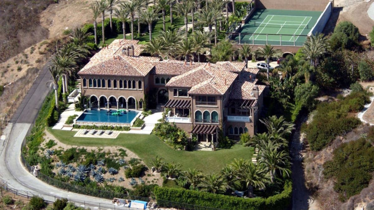 Eine Luftaufnahme der Villa der Sängerin Cher in Malibu, Kalifornien.