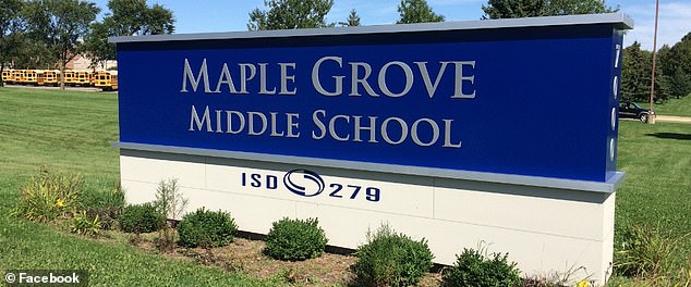 Die Maple Grove Middle School in Minnesota hat vor einem Jahr Mobiltelefone verboten, und der Schulleiter sagte, die Reaktion sei ein überwältigender Erfolg gewesen