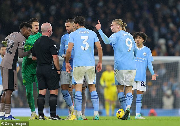 Manchester City suchte nach einem spannenden 3:3-Unentschieden nach einem Sieger in der Nachspielzeit