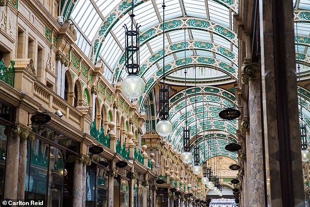 Queen Victoria Street was pedestrianised in 1990 and capped with the largest expanse of stained glass in the UK. This multi-coloured 749-square-metre canopy was designed by architectural artist Brian Clarke