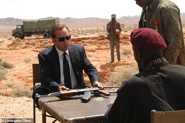 Nächsten März wird Cage nach Marokko reisen, um seine Rolle als internationaler Waffenhändler Yuri Orlov an der Seite von Bill Skarsgård in Andrew Niccols Vater-Sohn-Fortsetzung „Lords of War“ (im Bild 2005) zu wiederholen.