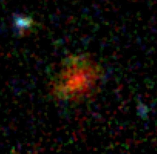 Astronomen der University of Texas in Austin entdeckten den unheimlichen roten Fleck in den Daten des Teleskops und identifizierten damit die Galaxie AzTECC71, die etwa 900 Millionen Jahre nach dem Urknall entstand