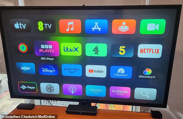 Apple TV und EE TV erscheinen als Apps zusammen mit BBC iPlayer und Netflix sowie Apps für Apple-Dienste wie FaceTime App Store und Apple Music