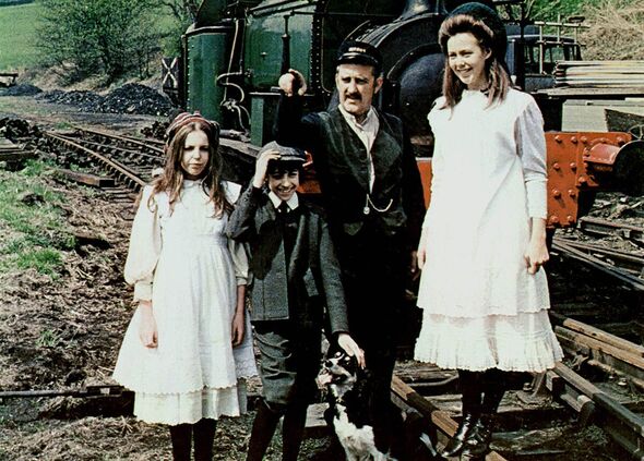 Jenny mit Bernard Cribbins in „The Railway Children“.