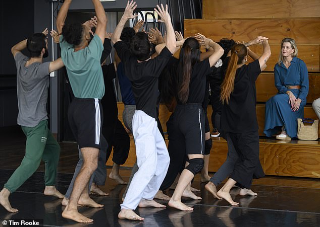 Das Tanzprogramm bietet neue Möglichkeiten für junge Menschen im pazifischen Raum, die vom bewaffneten Konflikt betroffen sind