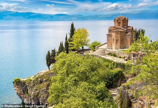 Natashas TikTok-Video vom Ohridsee ist viral geworden, hat 122.800 Aufrufe erzielt und andere dazu verleitet, ihre eigenen Flüge zu buchen