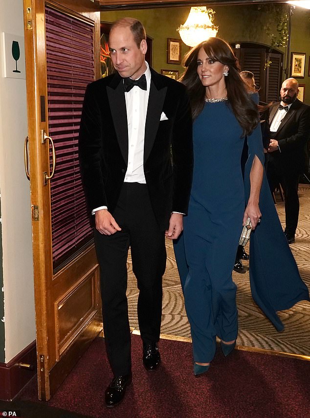 Der Prinz und die Prinzessin von Wales zeigten bei ihrem Besuch der Royal Variety Performance 2023 eine gewohnte Haltung