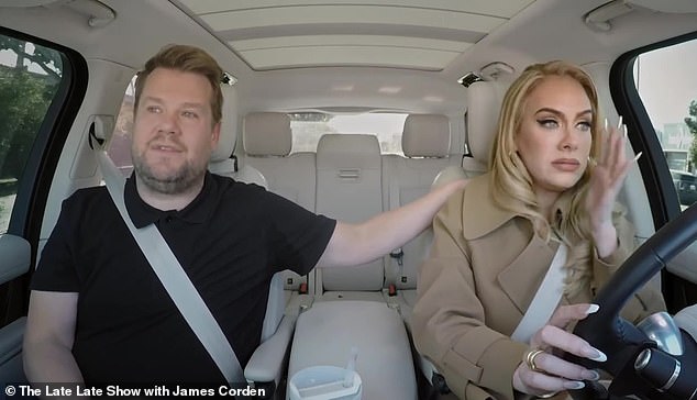 Adele enthüllte, dass eine Strophe in ihrem Lied „I Drink Wine“ von James, 44, inspiriert wurde, als er sie später um Rat fragte, da er selbst eine schwierige Zeit im Leben hatte