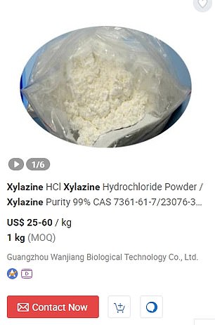 Chinesische Online-Apotheken bieten Xylazin-Pulver für nur 1 US-Dollar pro Kilogramm an.  Die durchschnittlichen Kosten liegen laut DEA bei etwa 6 bis 20 US-Dollar pro Kilogramm