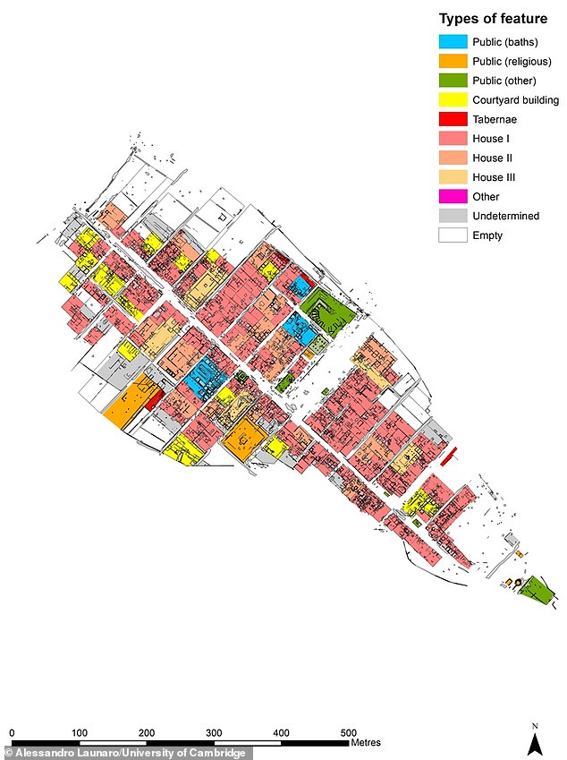 Ein Plan von Interamna Lirenas, der die Verteilung verschiedener Gebäudetypen zeigt.  Beachten Sie die Dominanz des Wohnungsbaus