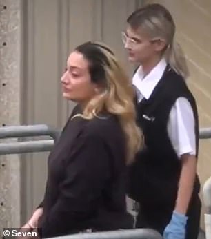 Jacinta Davila, die während ihres gesamten Auftritts schluchzte, wird nächsten Mittwoch vor Gericht zurückkehren