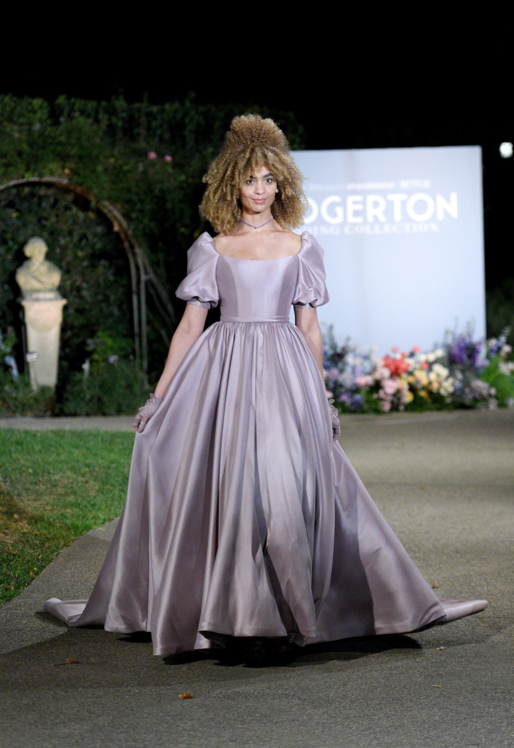 „Bridgerton“ von Netflix erwacht in der Hochzeitskleid-Kollektion von Allure Bridals zum Leben