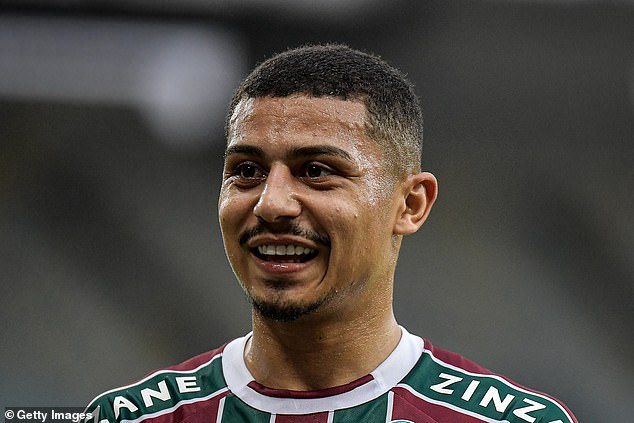 Der Verein verhandelt weiterhin über die Verpflichtung des 22-jährigen brasilianischen Mittelfeldspielers André von Fluminense
