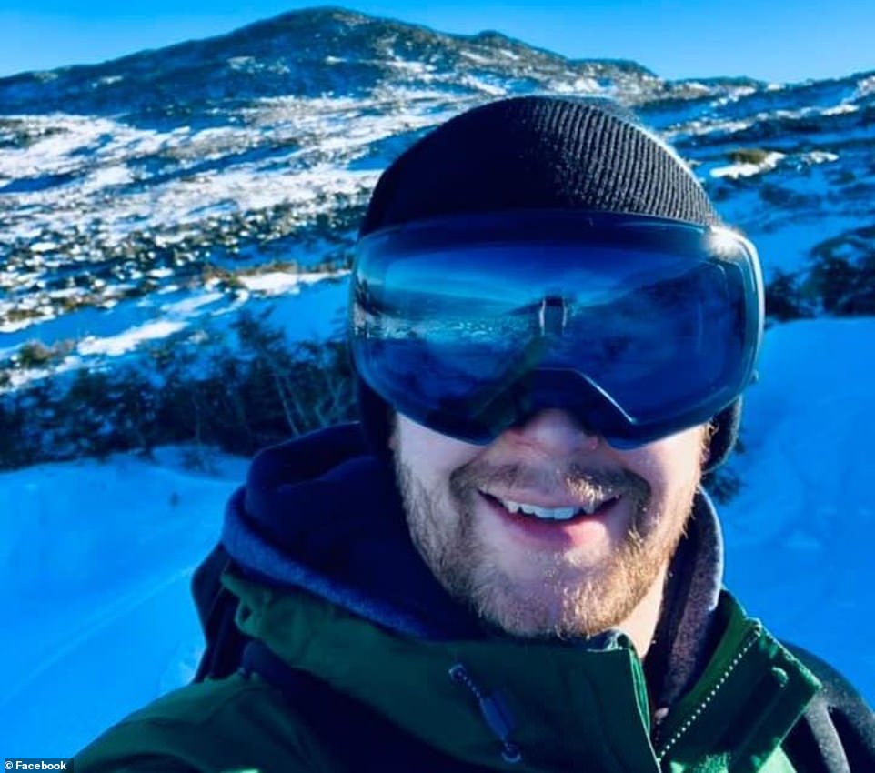 Torro ist ein begeisterter Skifahrer, der seine Abenteuer häufig in den sozialen Medien veröffentlicht