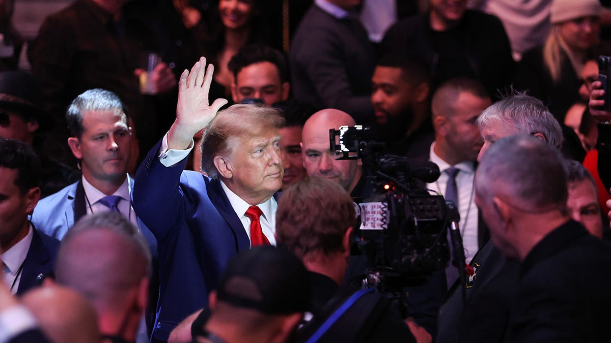 Donald Trump betritt die T Mobile Arena