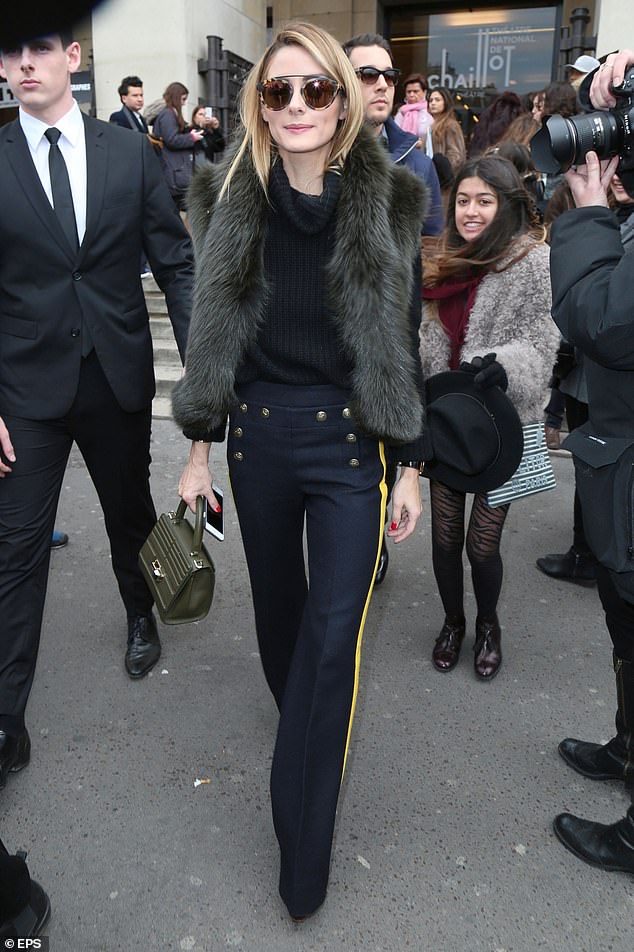 Olivia Palermo besucht Elie Saabs Modenschau während der Paris Fashion Week in Paris, Frankreich, im Jahr 2016