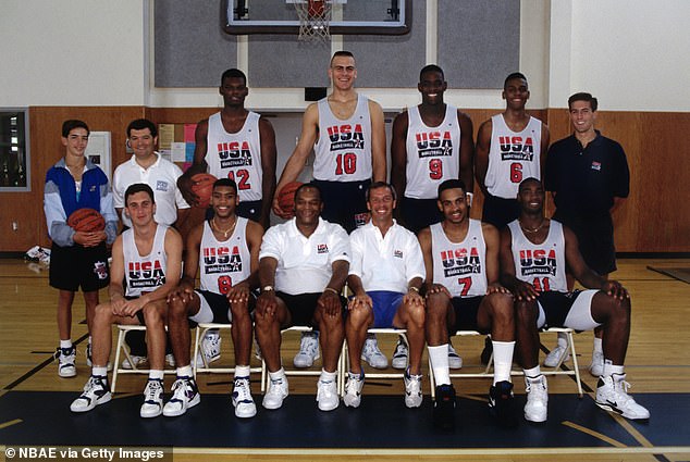 Montross ist mit der US-Nationalmannschaft von 1992 bei einem Camp in La Jolla, Kalifornien, abgebildet