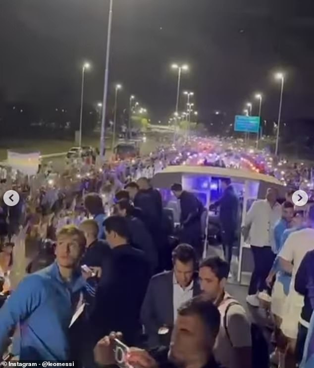 Ein Standbild aus einem Video der argentinischen Nationalmannschaft bei der Rückkehr aus Katar