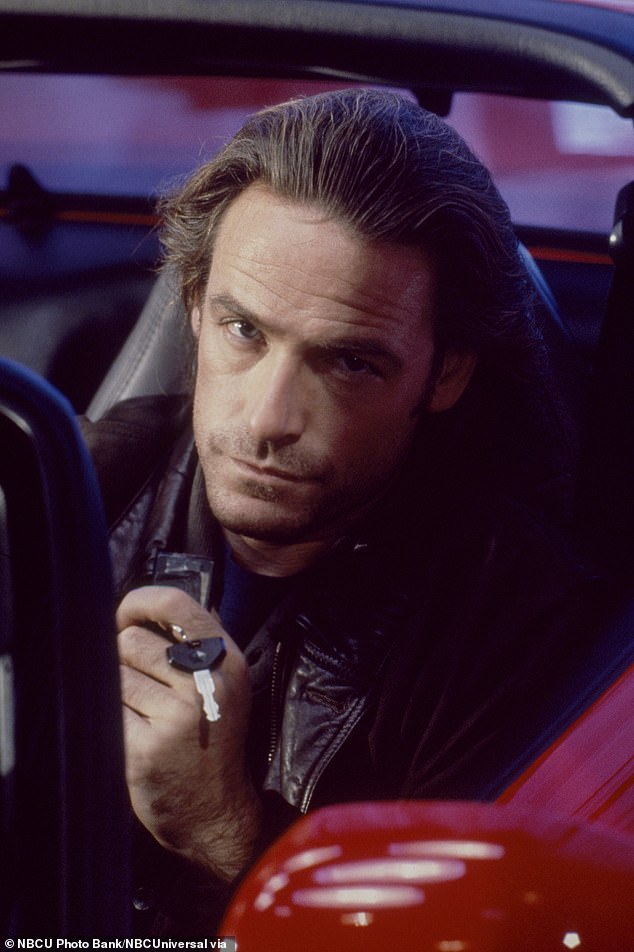„Viper“ aus dem Jahr 1994 war eine weitere große Show für den Schauspieler, in der er einer der Hauptdarsteller im Kampf gegen das Verbrechen mit Hilfe eines Dodge Viper RT/10 Roadsters war.