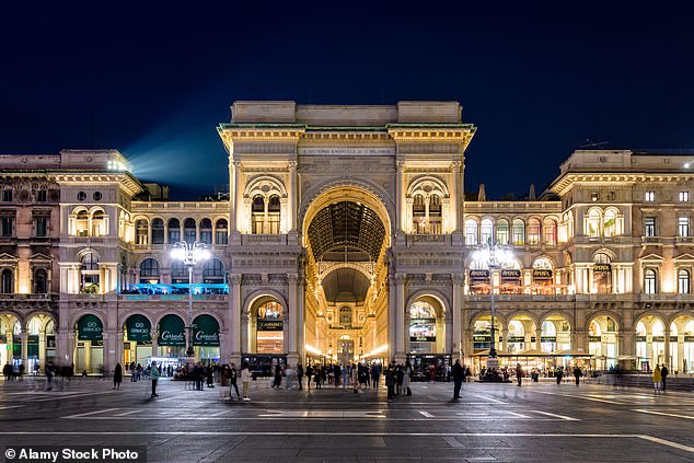 Oben der Eingang zur Galleria Vittorio Emanuele II, die 1865 erbaut wurde