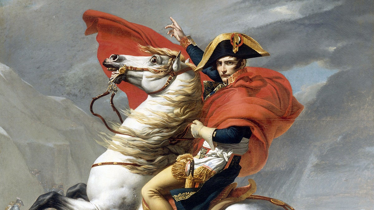 Ein Porträt von Napoleon Bonaparte auf einem weißen Pferd