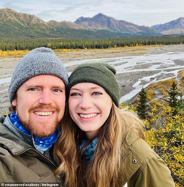 Emily Pogue (in Alaska mit ihrem Mann zu sehen), 29, aus Colorado, sprach kürzlich in einem Essay für Insider über die enormen Maßnahmen, die sie ergreifen musste, um das Schutzgebiet zu besuchen