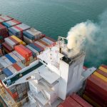 Fordert, die Anlandung stark umweltschädlicher Schiffe in EU-Häfen einzuschränken