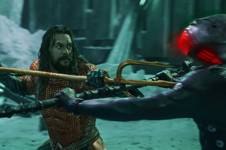 Arthur Curry kämpft in Aquaman und das verlorene Königreich gegen Black Manta.