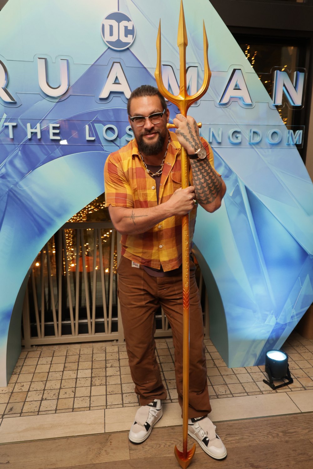 Jason Momoa besucht DCs "Aquaman und das verlorene Königreich" Fan-Screening