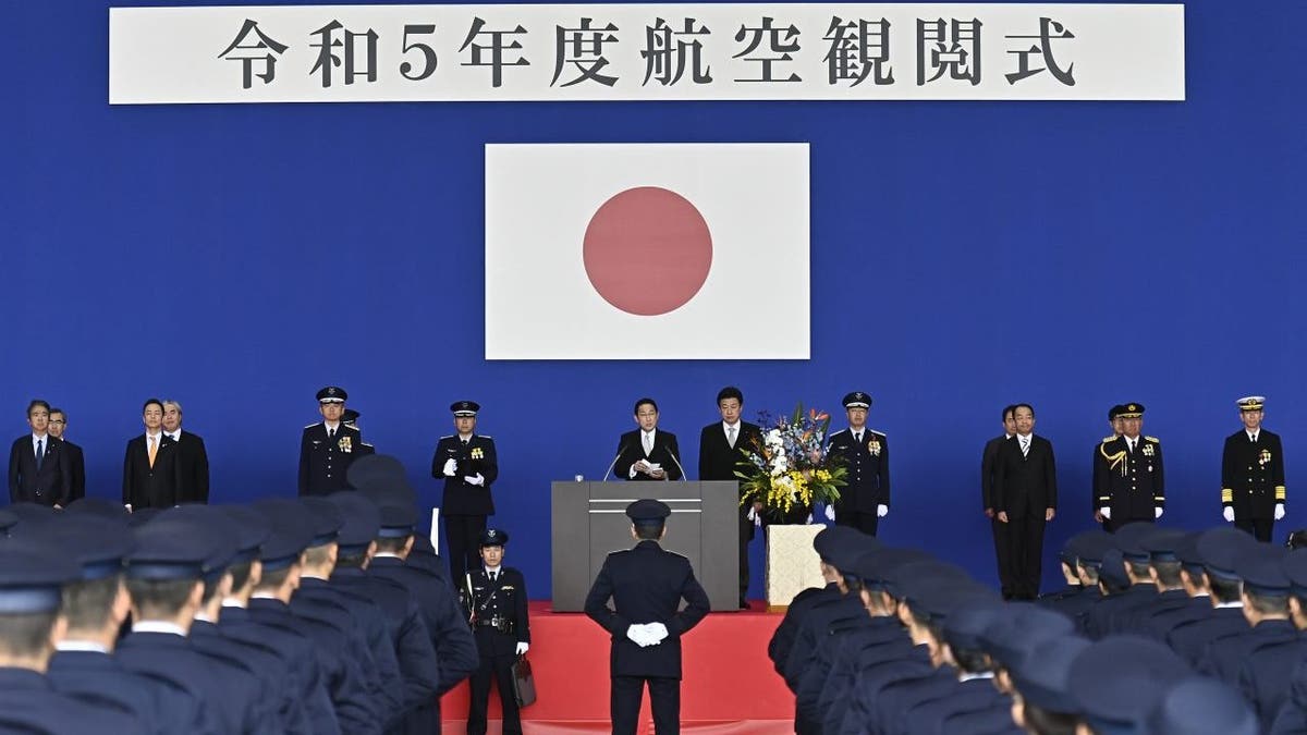 Premierminister Kishida auf einem Podium