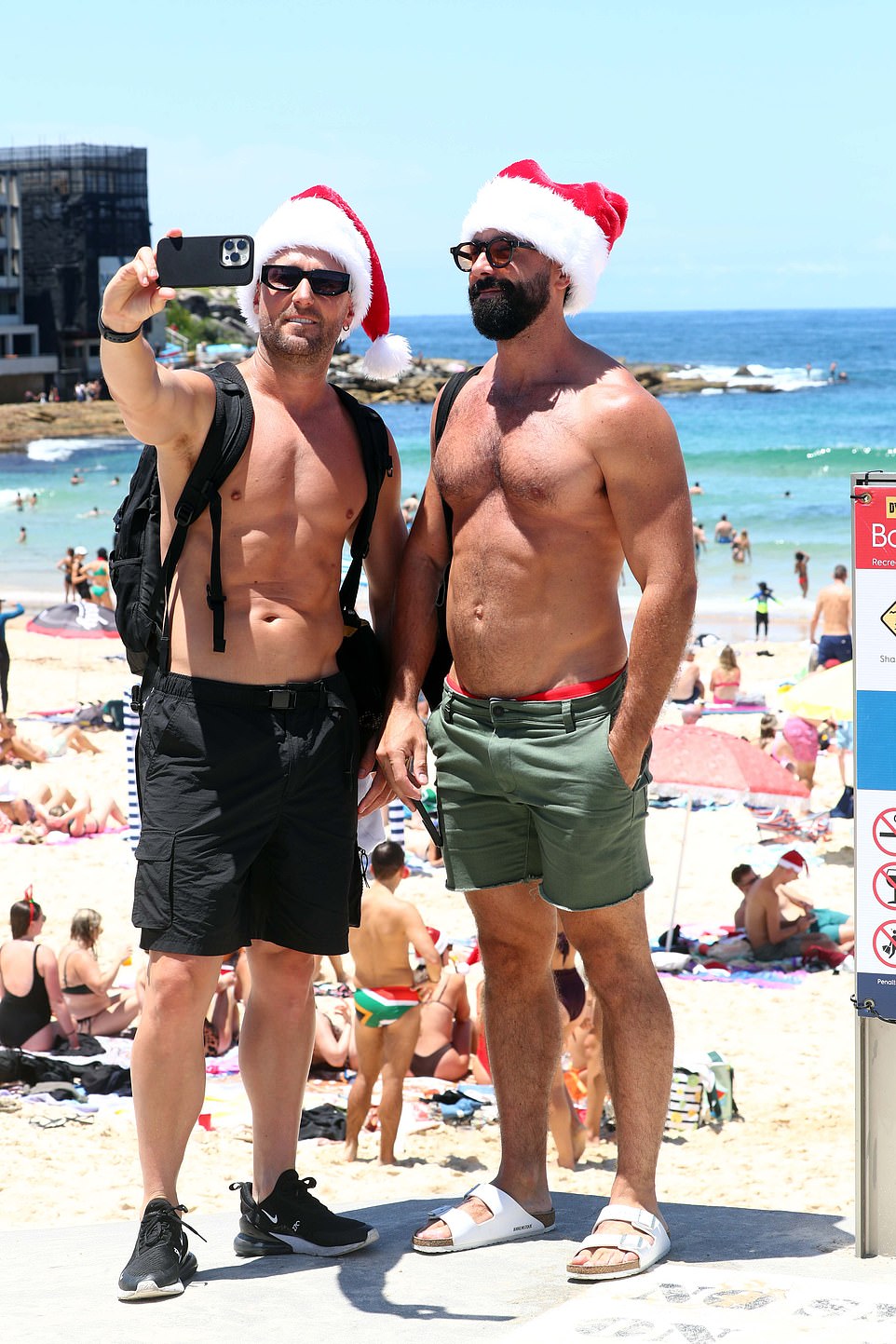 Zehntausende Australier wurden dabei beobachtet, wie sie am Bondi Beach die Sonne genossen