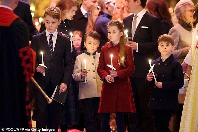 Wolfie nahm Anfang des Monats mit Prinz George, Prinzessin Charlotte und Prinz Louis am Weihnachtsgottesdienst „Together At Christmas“ in der Westminster Abbey teil