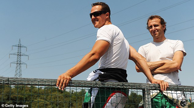 Nur wenige Auserwählte haben die Möglichkeit, Schumacher zu besuchen, darunter Luca Badoer (rechts), der in den glorreichen Jahren des Deutschen Testfahrer bei Ferrari war