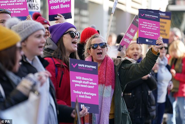 Nach Angaben des NHS England wirkte sich der dreitägige NHS-Streik letzte Woche auf 86.329 stationäre und ambulante Termine aus