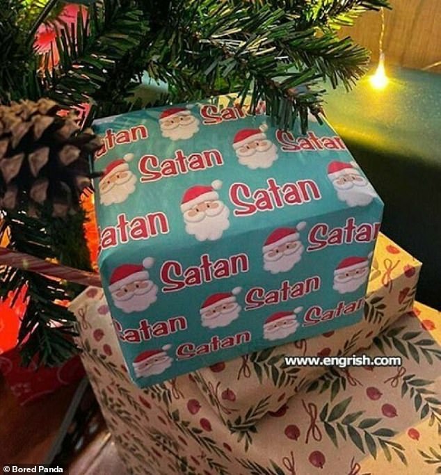 Das ist sicher nicht richtig?  Buntes Geschenkpapier, verziert mit einem Aufdruck des Weihnachtsmanns, nahm eine unheimliche Wendung, als darauf stand: „Satan“