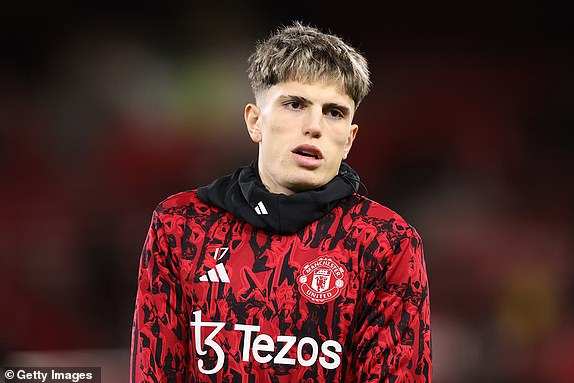 NOTTINGHAM, ENGLAND - DECEMBER 30: Alejandro Garnacho of Manchester United warms up prior to the Premier League match between Nottingham Forest and Manchester United at City Ground on December 30, 2023 in Nottingham, England. (Photo by Catherine Ivill/Getty Images)