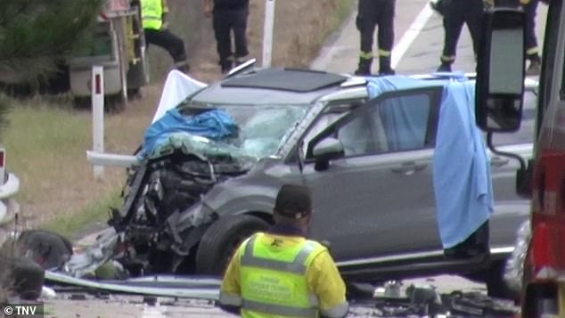 Die erschütternde Szene auf der Autobahn nach dem Unfall mit fünf Fahrzeugen, bei dem zwei Väter starben und fünf Menschen lebensgefährlich verletzt wurden, darunter zwei von David Drozds Kindern