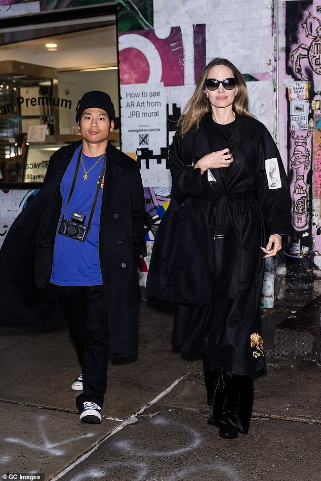 Angelina Jolie besuchte am Donnerstag zusammen mit ihren Kindern ihren Atelier Jolie-Laden in New York City