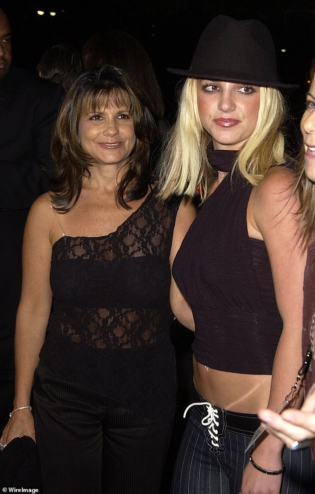 Britney Spears feierte an diesem Wochenende ihren 42. Geburtstag mit Hilfe ihrer Mutter Lynne Spears, die 2002 zu sehen war