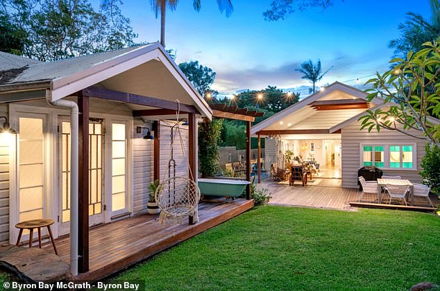 Das Ferienhaus des ehemaligen Projekt-Gastgebers, das kürzlich als Airbnb-Mietobjekt genutzt wurde, kam am 19. Dezember für 4,3 Millionen US-Dollar unter den Hammer