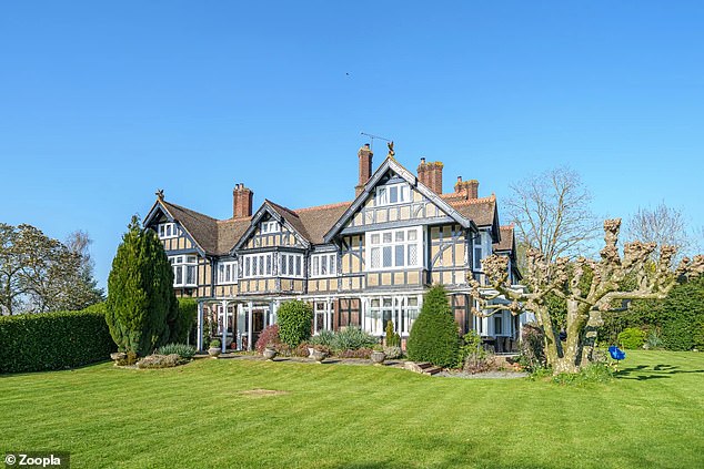 Das Anwesen in Buckinghamshire heißt Mill End und ist mit einem Preis von 3,5 Millionen Pfund auf dem Markt