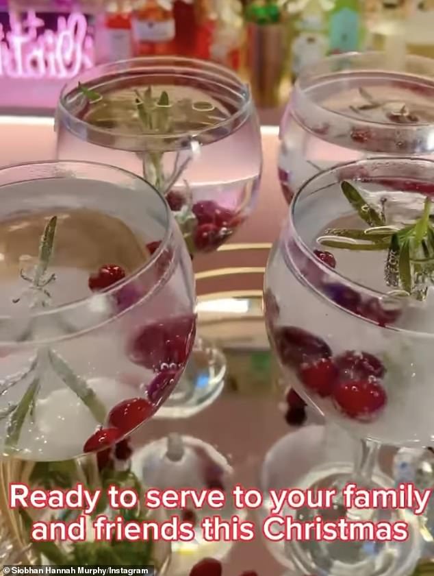 Die TV-Interieur-Stylistin und Cocktail-Liebhaberin Siobhan Murphy nutzte ihr Instagram, um das virale Snow Globe-Cocktail-Rezept auszuprobieren