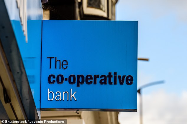 Fusionsgespräche: Die Co-op Bank teilte den Investoren mit, dass sie sich in „exklusiven Gesprächen“ mit Coventry – Großbritanniens zweitgrößter Bausparkasse nach Nationwide – über einen möglichen Deal befinde