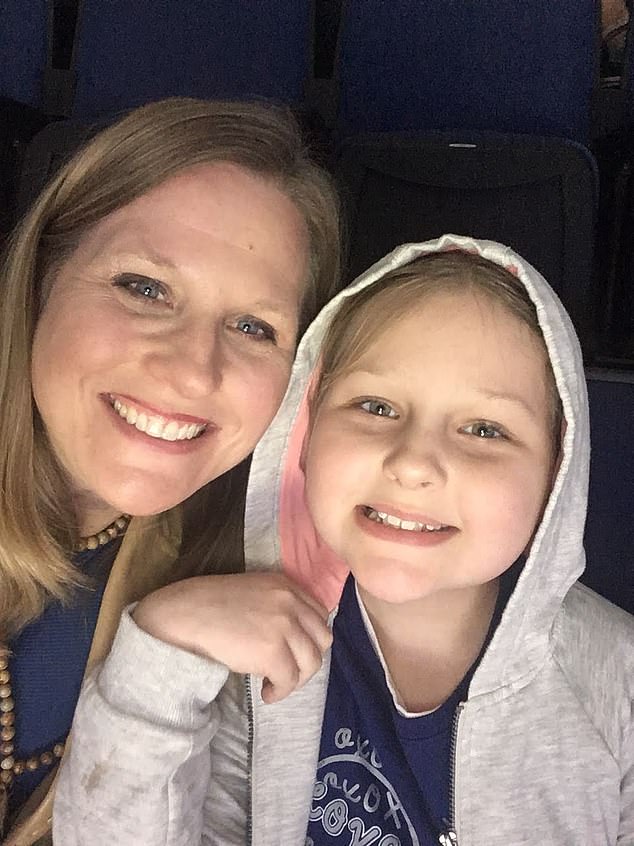 Laura Bray, eine Mutter aus Florida, erfuhr aus erster Hand von der Medikamentenknappheit, als bei ihrer damals neunjährigen Tochter Leukämie diagnostiziert wurde und dem Krankenhaus das 10-Dollar-Medikament ausging, das sie für die Behandlung brauchte
