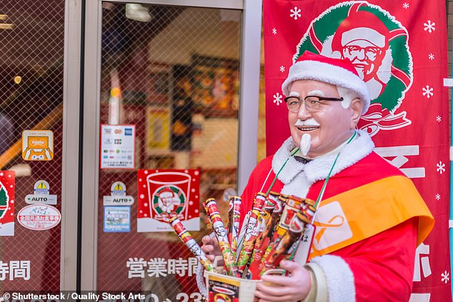 Vergessen Sie das Aufschneiden des Truthahns, denn in Japan essen Millionen von Menschen zu Weihnachten gebratenes Hähnchen von KFC