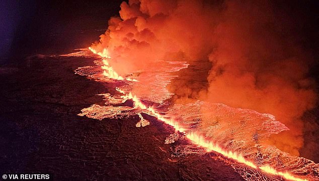 Der Ausbruch öffnete einen 2,5 Meilen langen Spalt, der jede Sekunde Hunderte Kubikmeter Lava ausspuckte