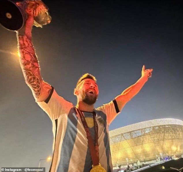 Lionel Messi feiert mit Argentinien das einjährige Jubiläum seines WM-Triumphs