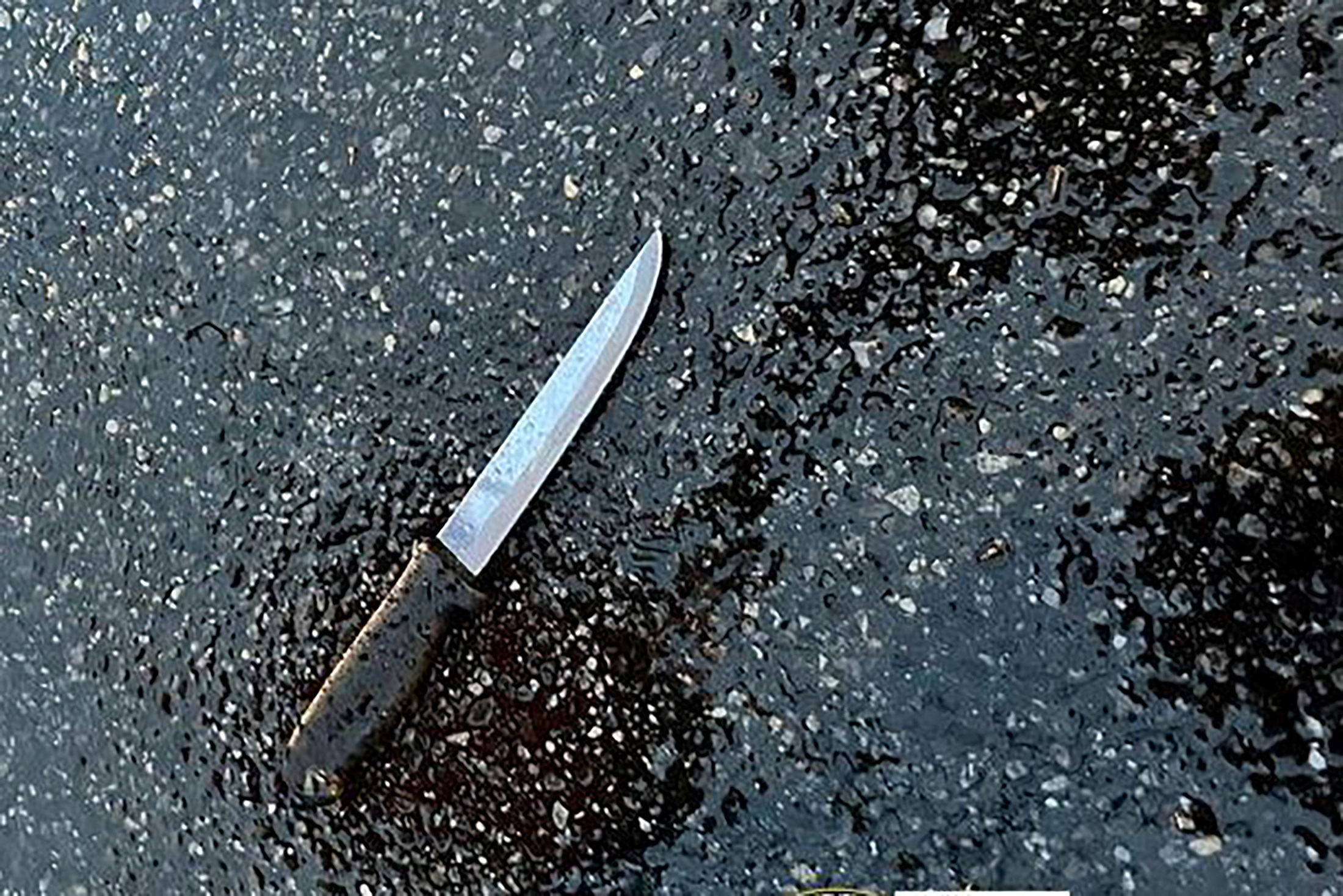 Messer wurde am Tatort gefunden, nachdem ein Mann, der später von der Polizei erschossen wurde, in Queens vier Mitglieder seiner Großfamilie tötete
